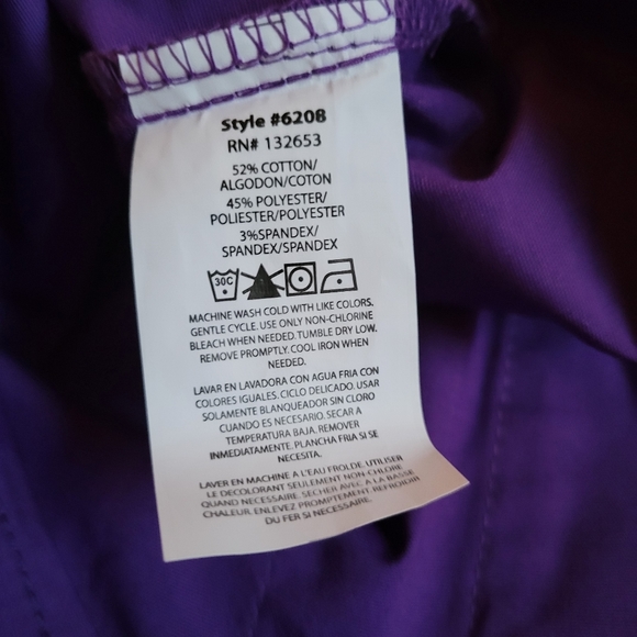 WonderFLEX Patience Women's 4-Pocket Notch-Neck Scrub Top - Picture 8 of 10